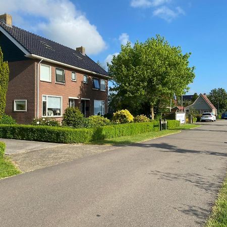 Huis Bij Het Water Met Sloepje Jutrijp Exterior foto